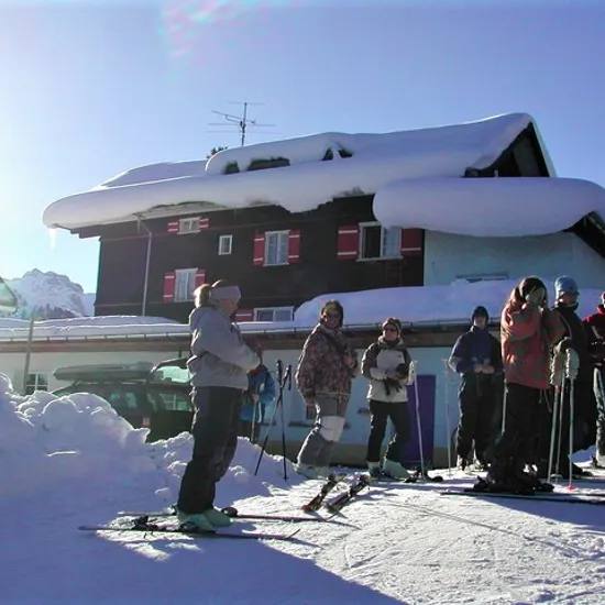 Bergheimat_Aussen_02_Winter.jpg