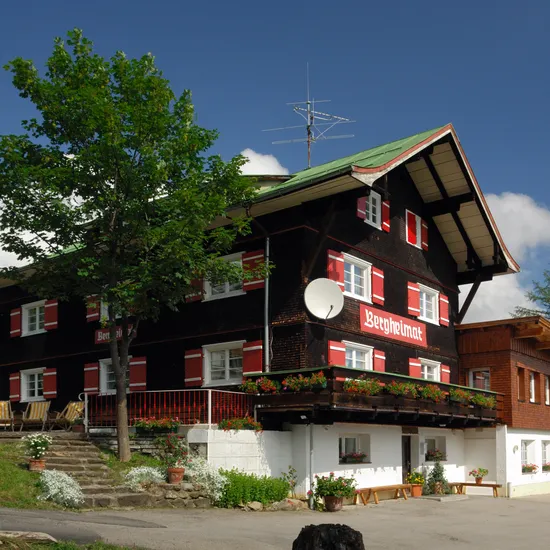 bergheimat-aussen-01-sommer.jpg