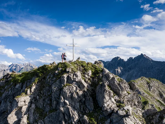 Wandern_Kanzelwand_Gehrenspitze___Kleinwalsertal_Tourismus_Bastian_Morell__c__Bastian_Morell_-_Kleinwalsertal_Tourismus_eGen.jpg