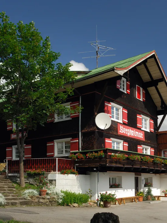 bergheimat-aussen-01-sommer.jpg